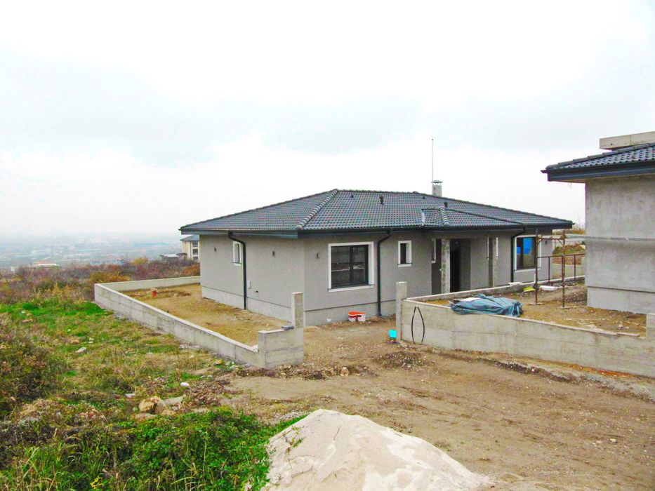 Продавам Едноетажна къща в с.Марково, обл.Пловдив