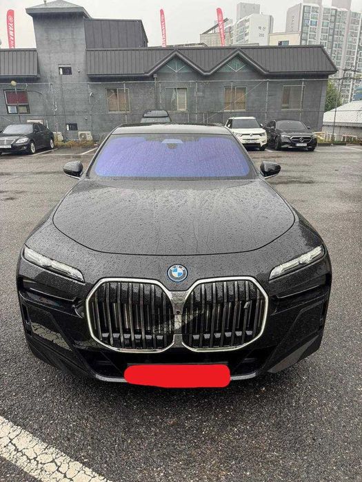 Продам новую BMW i7 eDrive50!