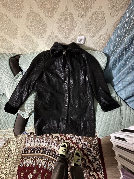 Продаю дубленку с норковым воротником б/у