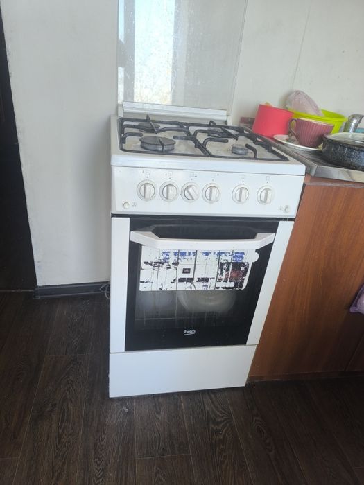 Продам газовую плиту