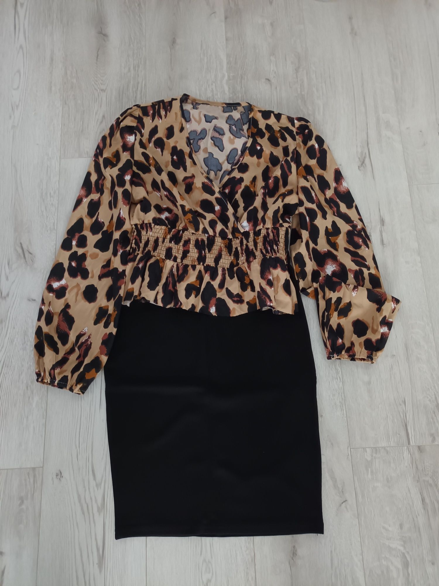Set fusta cu bluza
