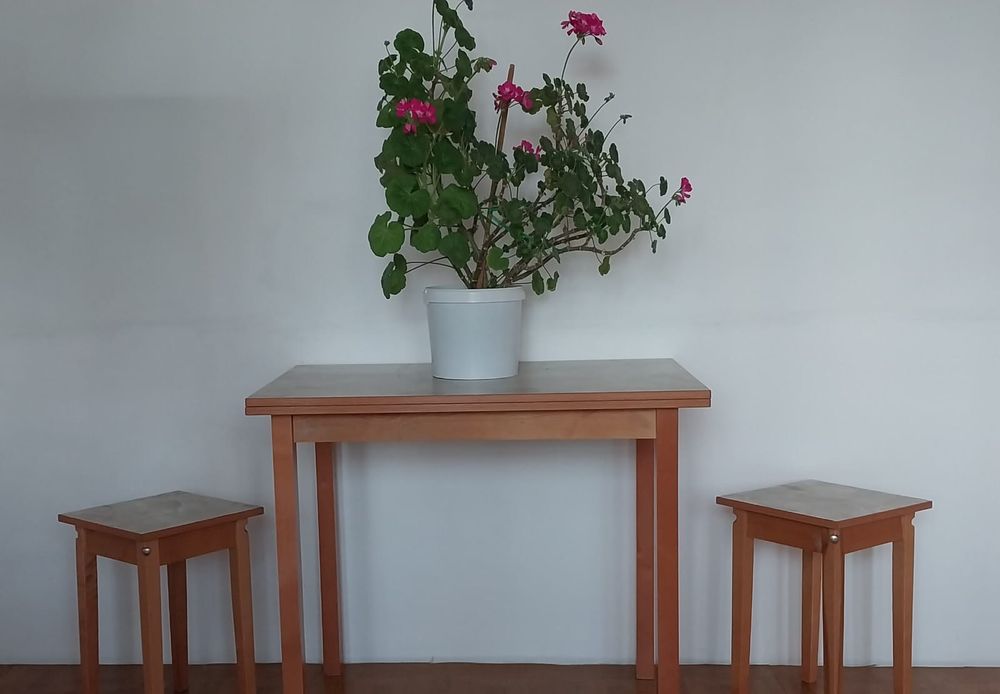 Стол+4 табуретки