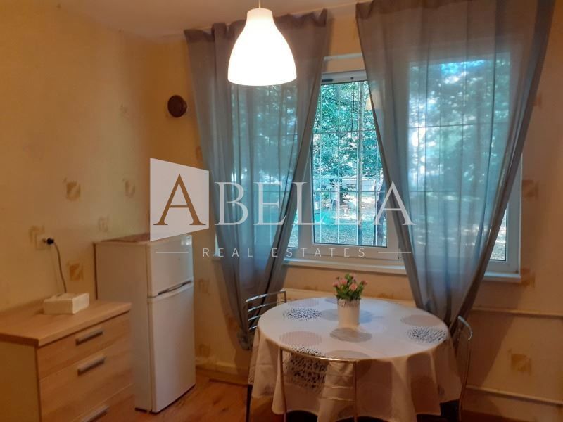 Дава се под наем Двустаен апартамент в София, Славия - 40 кв.м за 382.5 € - Снимка #4