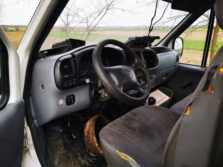 OGLINDA usa portiera stanga dreapta fata aripa fuzeta  etrier calaret bascula  Ford Transit , an 1998, motor 2.5 td, 76cp, cod motor 4hb  dezmembrez
