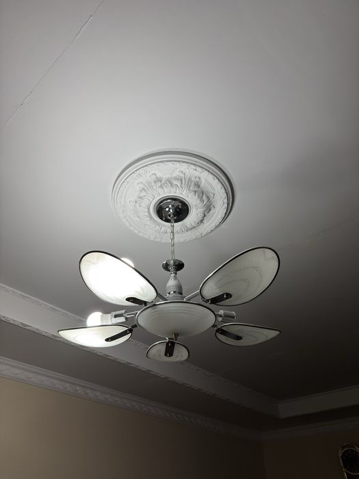 Продается люстра