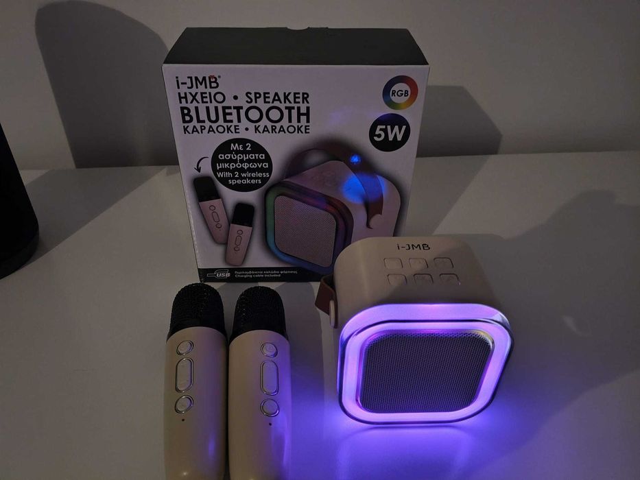 Set Boxa Karaoke  Lumina RGB, 2 microfoane fara Fir,USB,SD card,nou