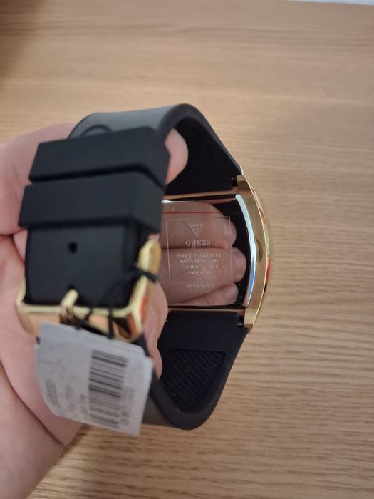 Ceas guess barbatesc