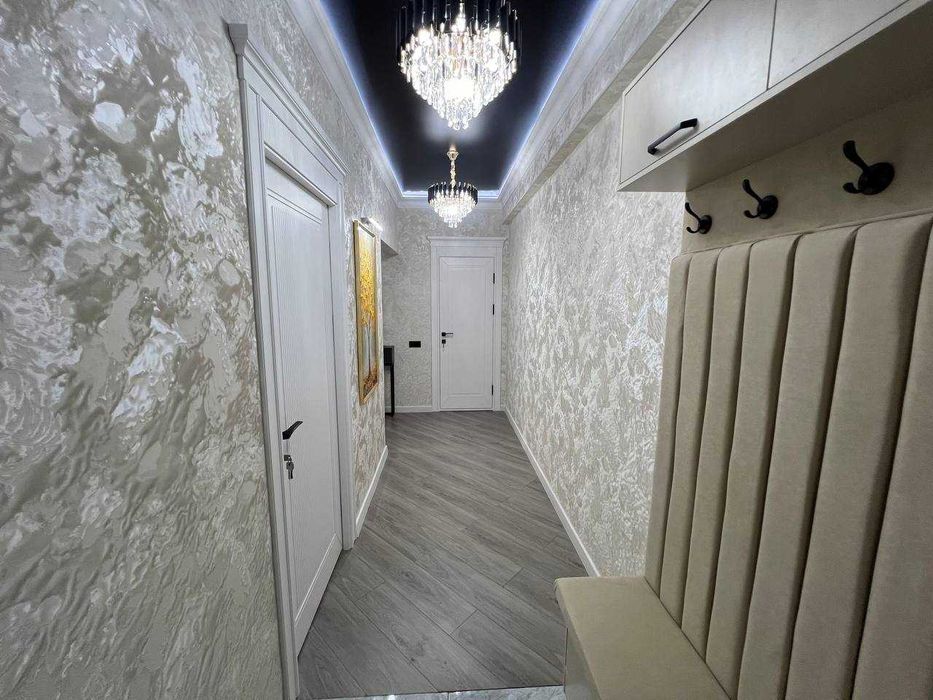 Стильная 3-комнатная студия в новостройке с дизайнерским ремонтом