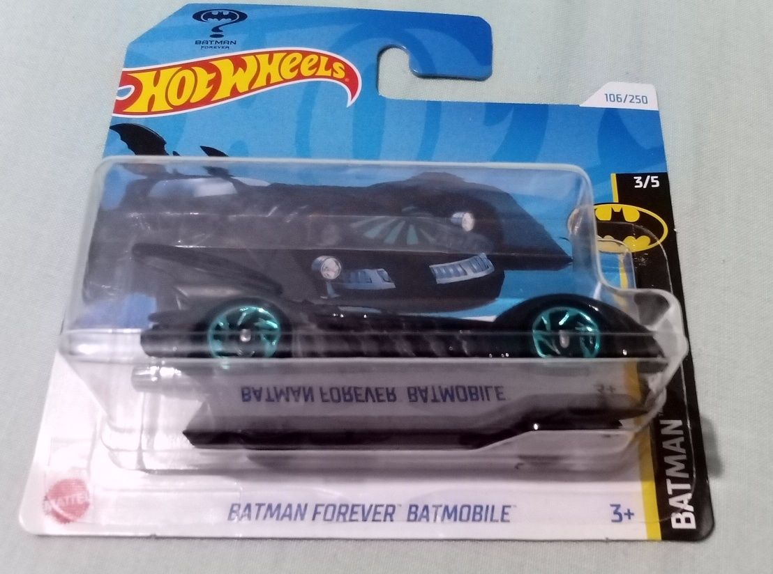 masinuta Hot Wheels Batmobile Batman Forever