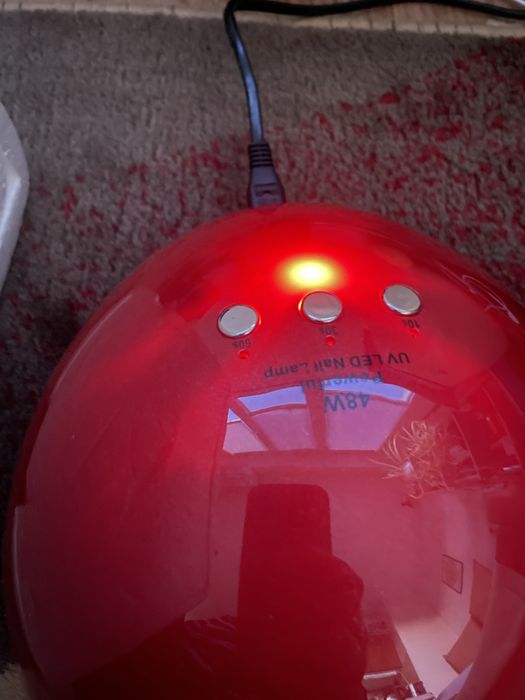 UV гел лампа за маникюр