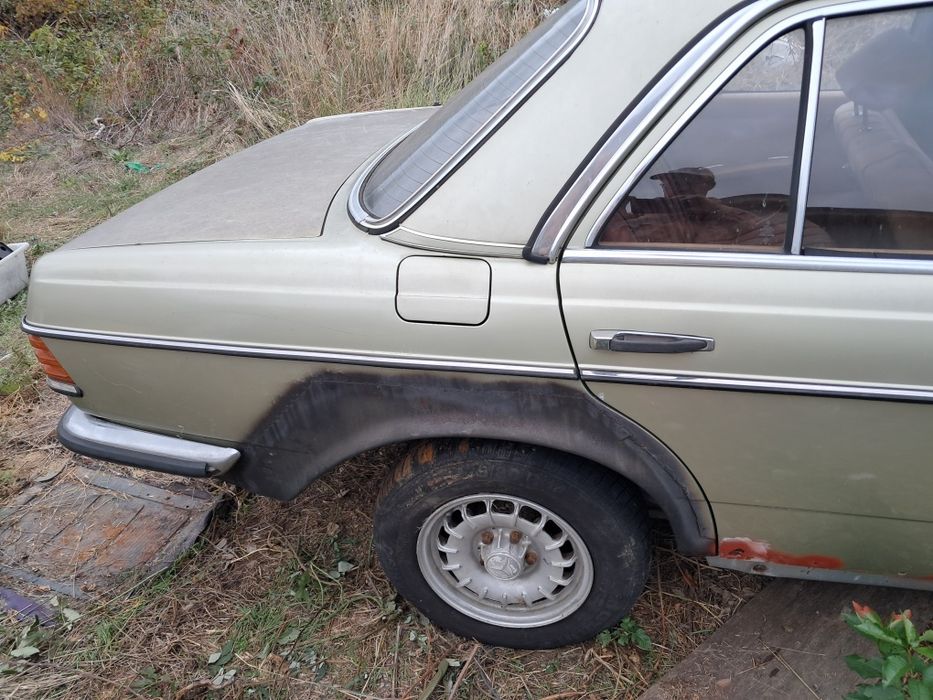 Mercedes 123, 1980 г.