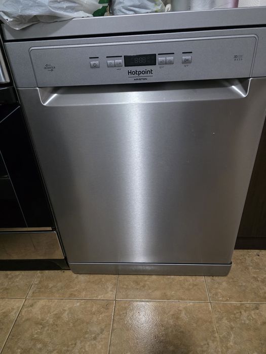 Masina spalat vase Hotpoint-Ariston