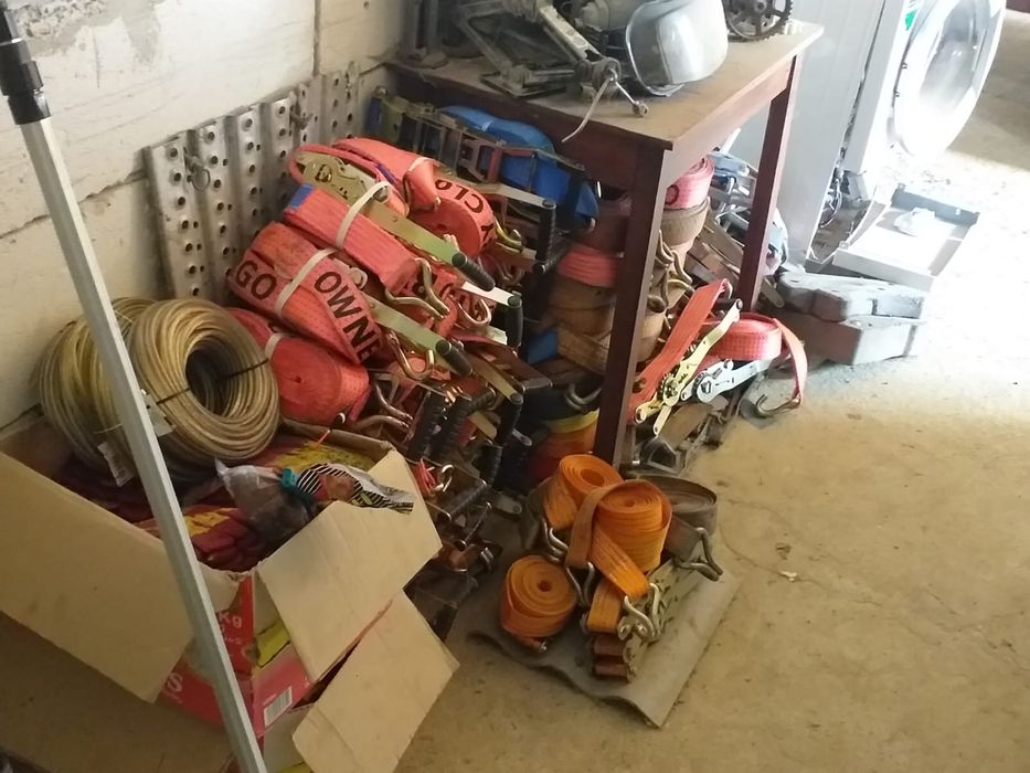 Vand lucuri pentru asigurarea marfei