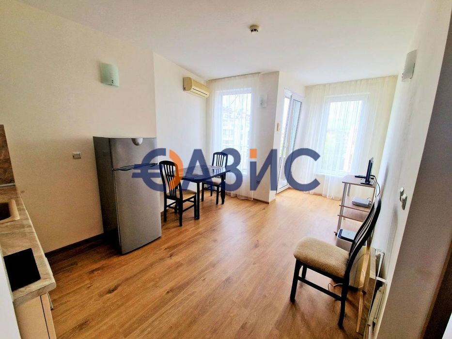 Продава се Двустаен апартамент в к.к. Слънчев бряг - 46 кв.м за 1348 €/кв.м - Снимка #4