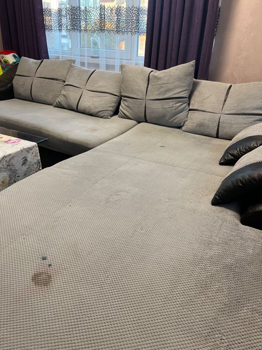 Продавам използван диван
