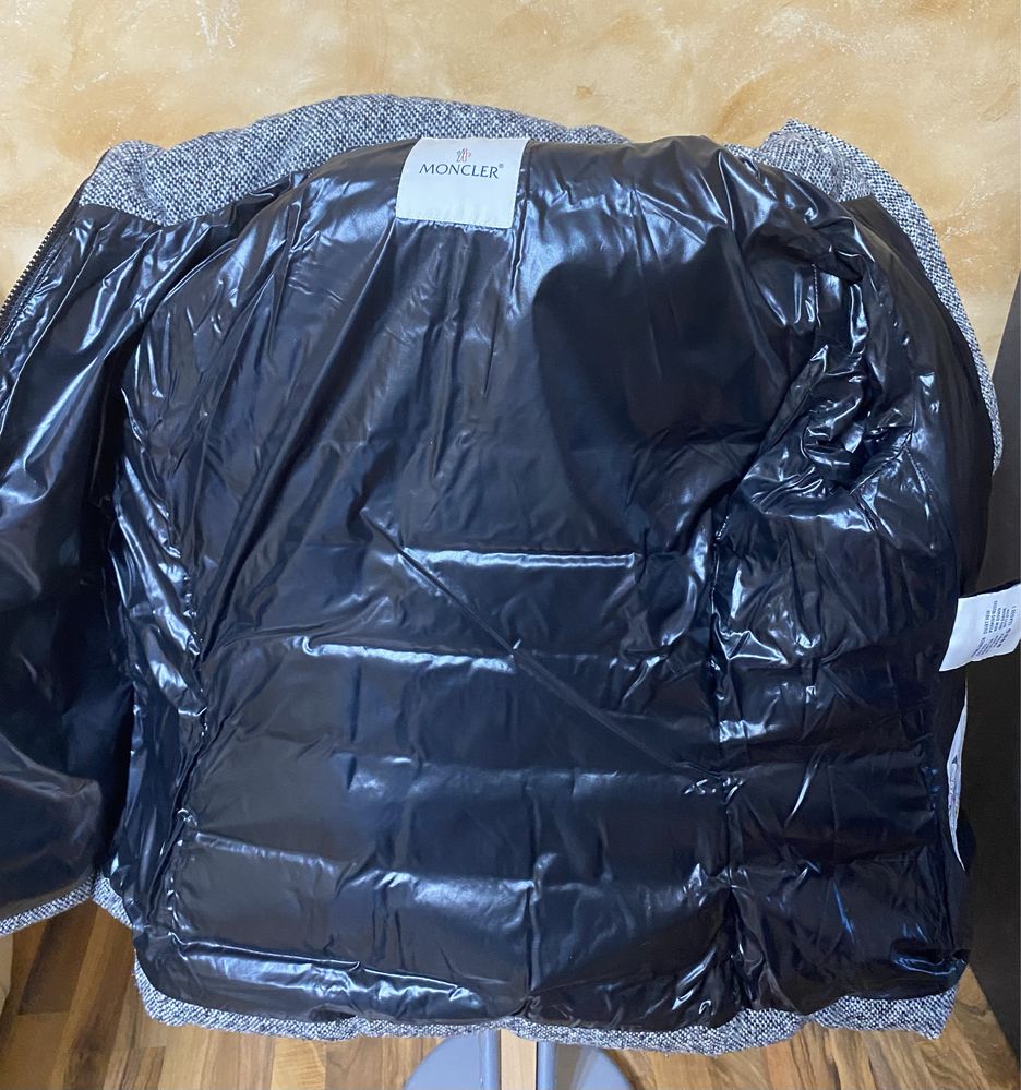 Geaca Moncler originala, marimea nr 4