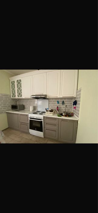 Подселение в 1 комнатную  квартиру  напротив ЕНУ (девушка)