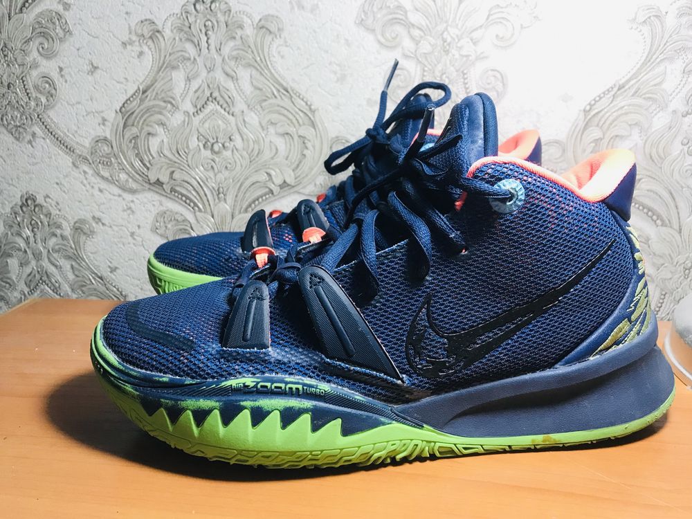 Продается KYRIE 7