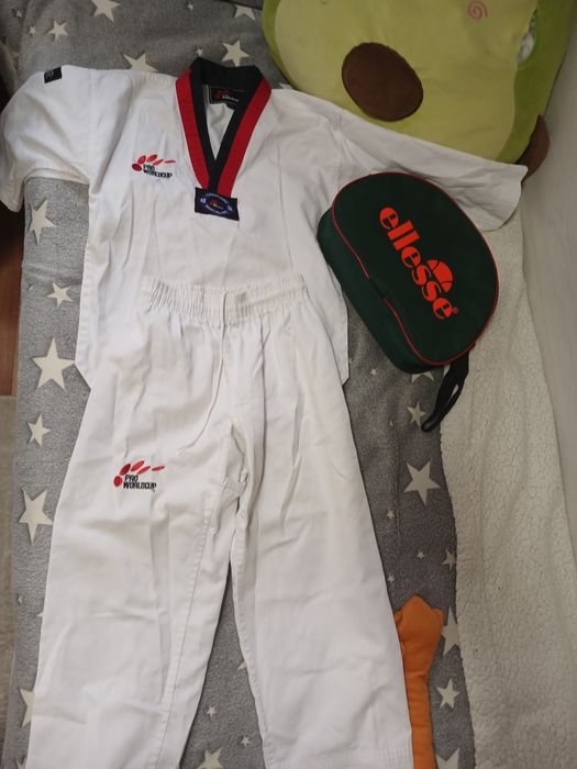 Продам форму на теквондо