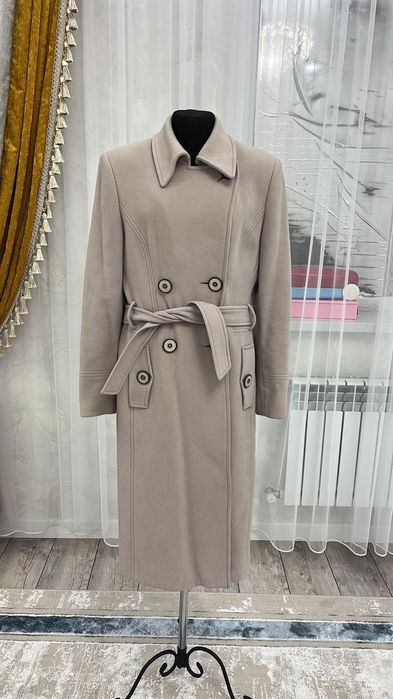 Пальто женский продается