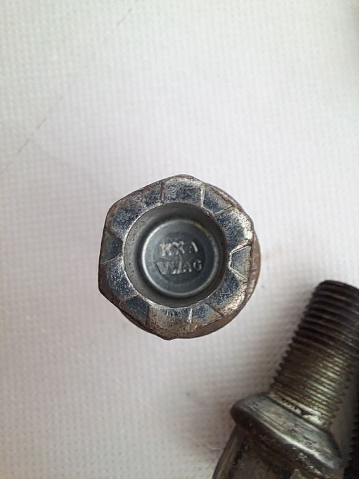 Vand prezoane originale VW/Skoda/Audi/Seat 2018 + capacele