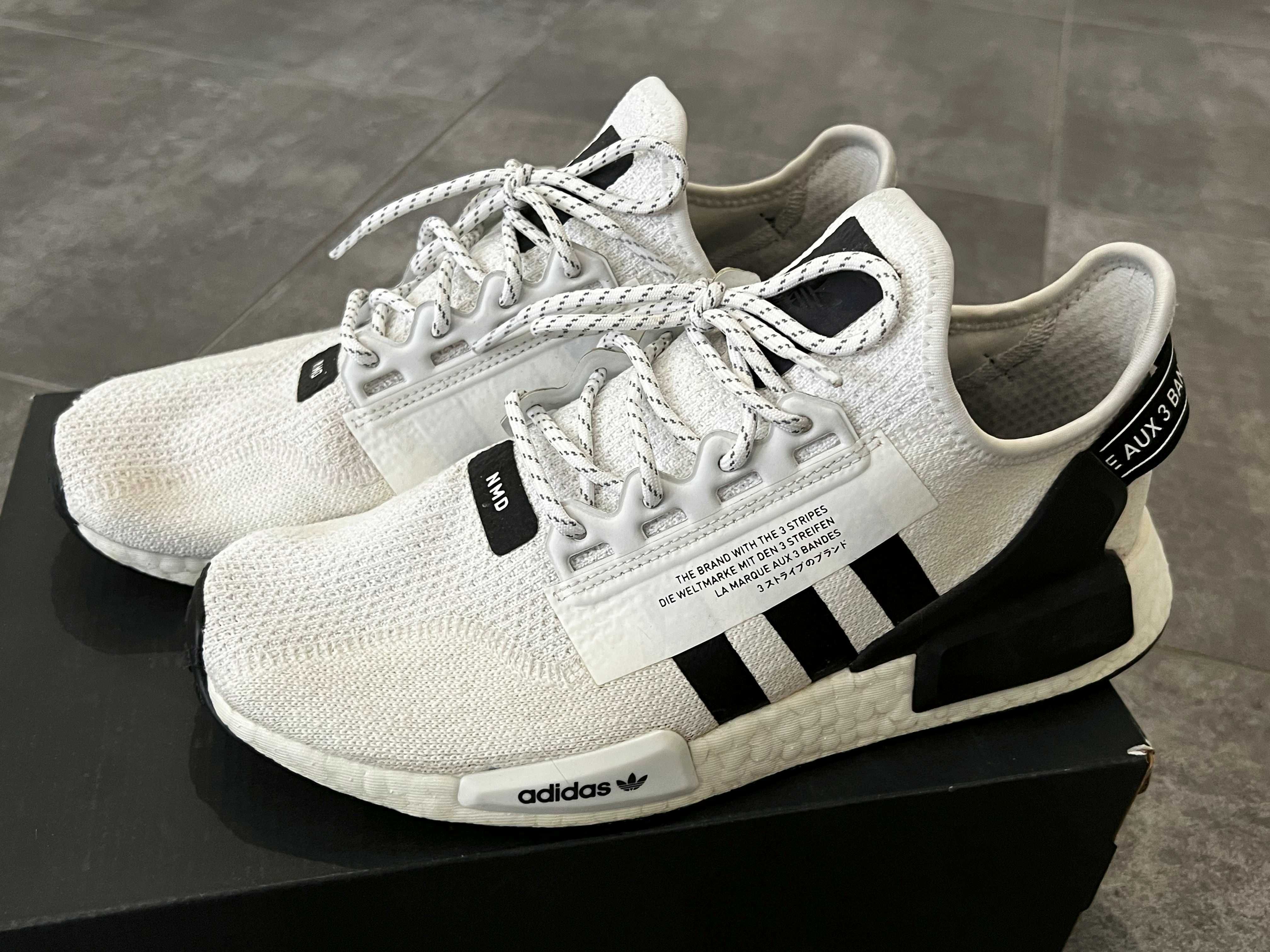 Мъжки маратонки Adidas NMD R1 V2 - 42 2/3 номер