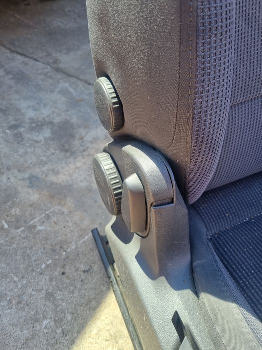 scaune golf5 față, spate 200 de lei bucata