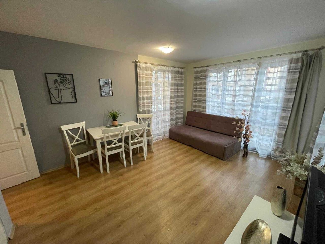 Продава се Тристаен апартамент в к.к. Слънчев бряг - 113 кв.м за 824 €/кв.м - Снимка #2