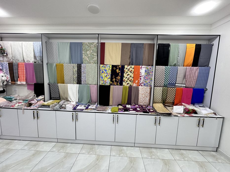 Srochna arzonga vitrina sotiladi