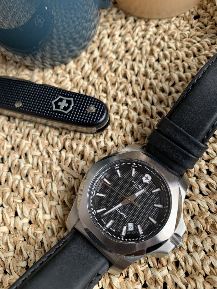 Часовник VICTORINOX I.N.O.X. Limited Edition