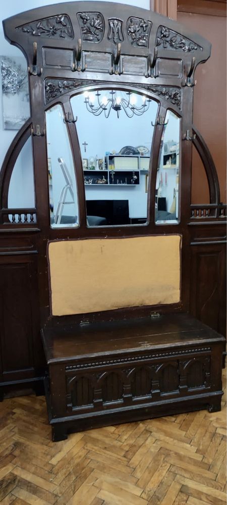 Cuier lemn masiv vintage sculptat