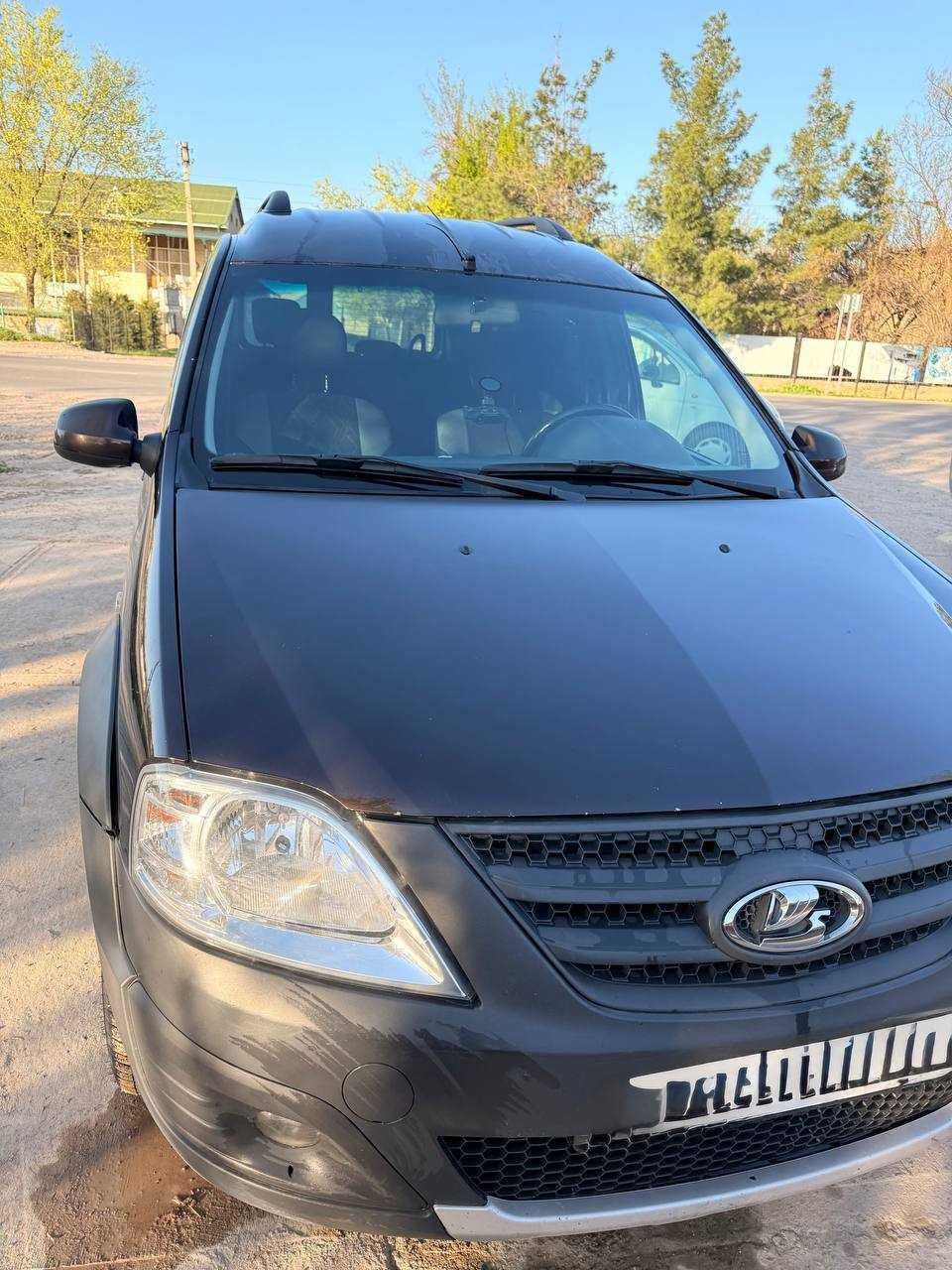 Lada largus 7 mestali