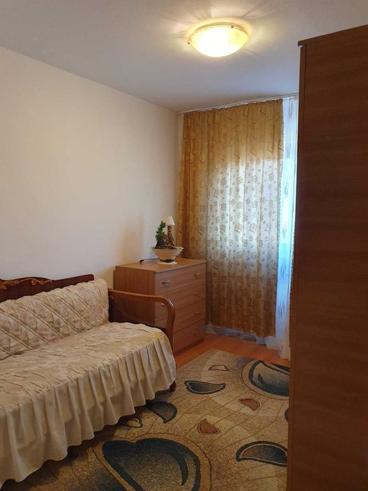 Apartament 4 camere de inchiriat