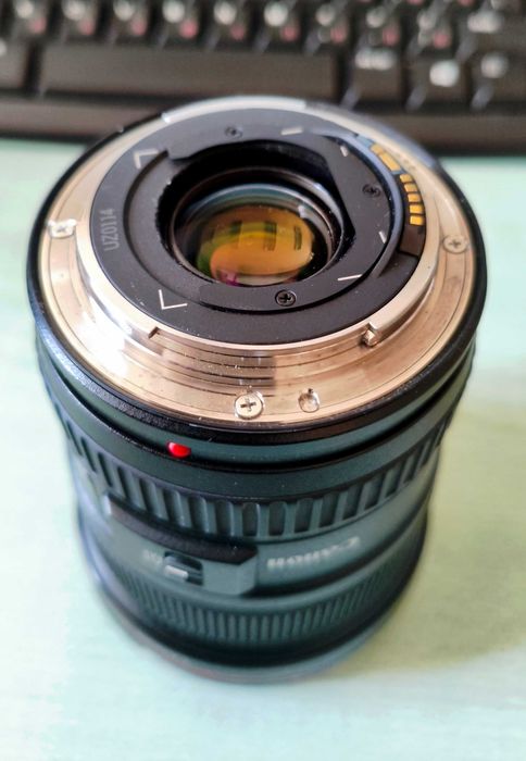 Продавам Професионален обектив Canon EF 17-40 mm f/4L USM