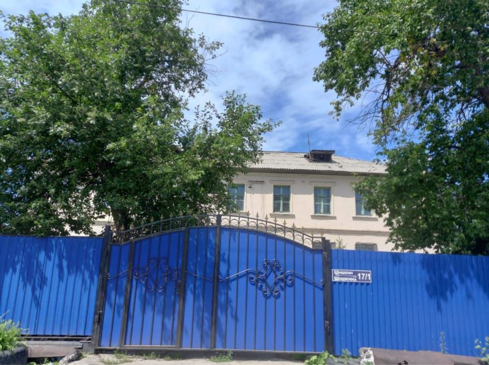 Продам огромный благоустроенный дом.