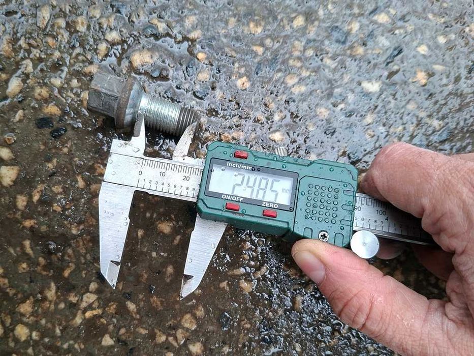 Болтове за джанти Мерцедес / Mercedes