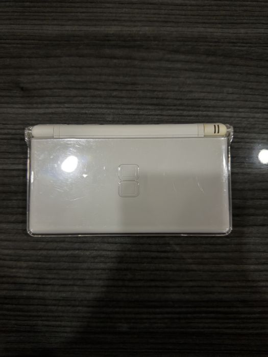 Продам Nintendo DS