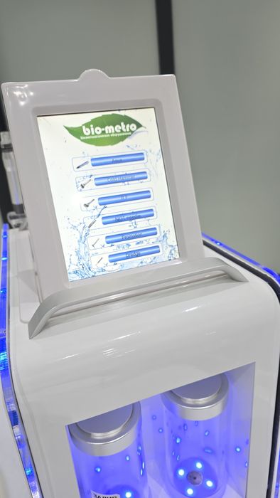 Косметологический аппарат 6 в 1 bio-metro