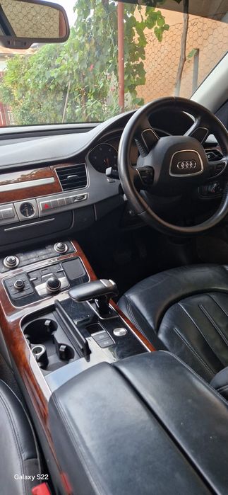 Vând Audi a 8 Pret FIX