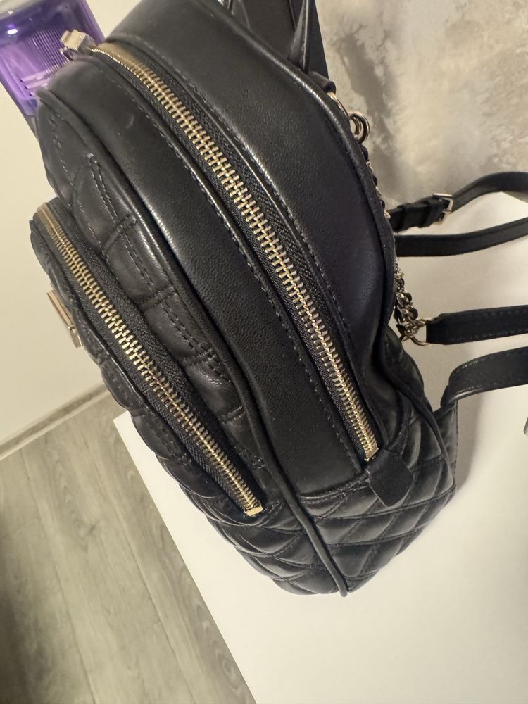 Дамска раница Guess-оригинална