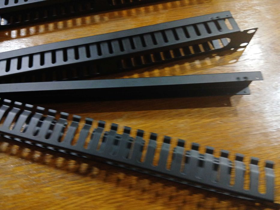 Set ghidaje cabluri - wire management