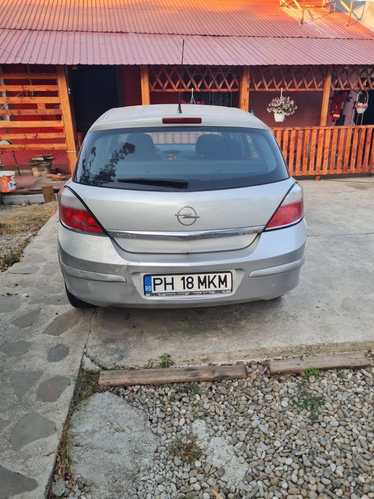Opel Astra H 2004