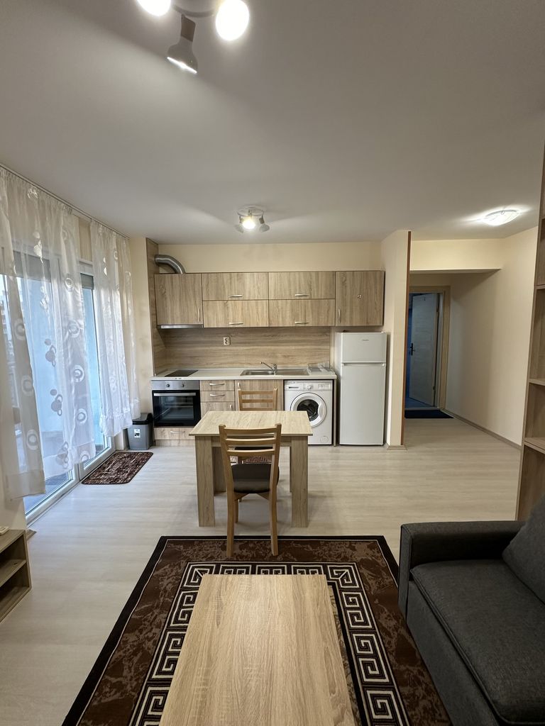 Дава се под наем Двустаен апартамент в Свиленград - 65 кв.м за 382.5 € - Снимка #2