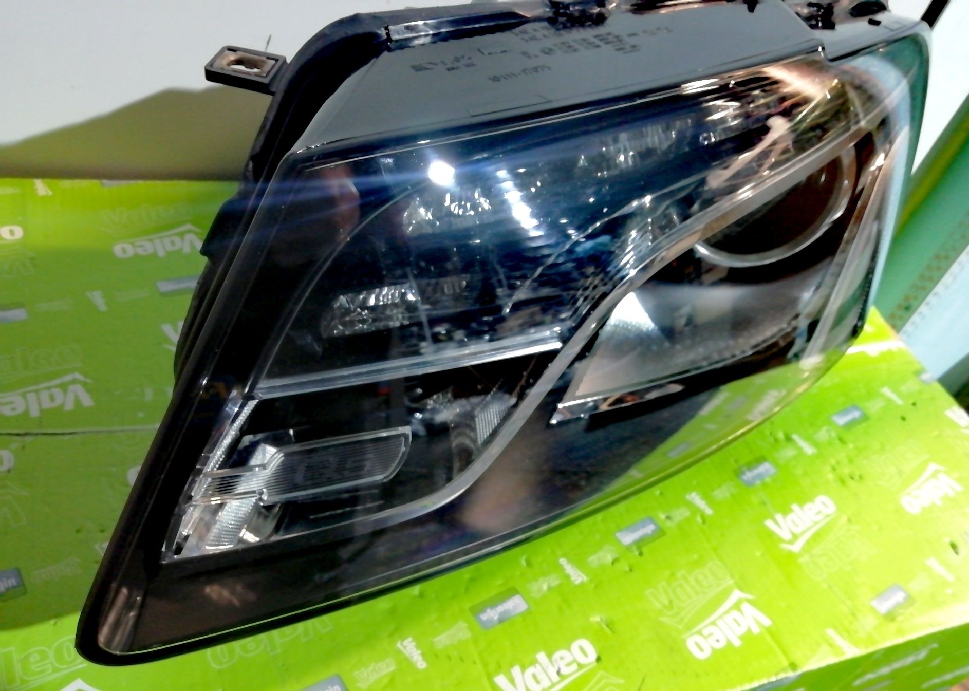 Фар Фарове за Audi Q5 / Ауди Кю5 Bi-Xenon Led.
