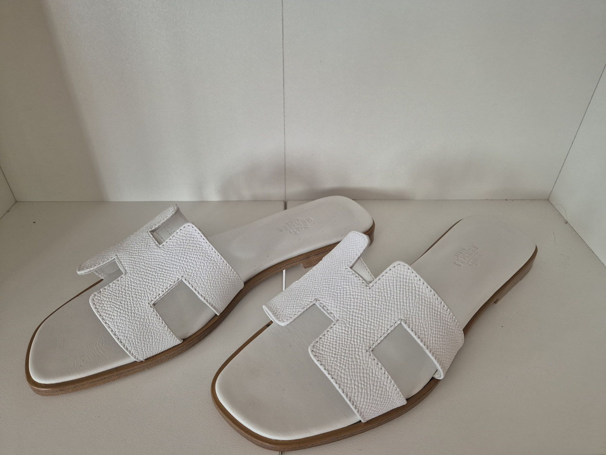 Hermès Oran естествена.кожа