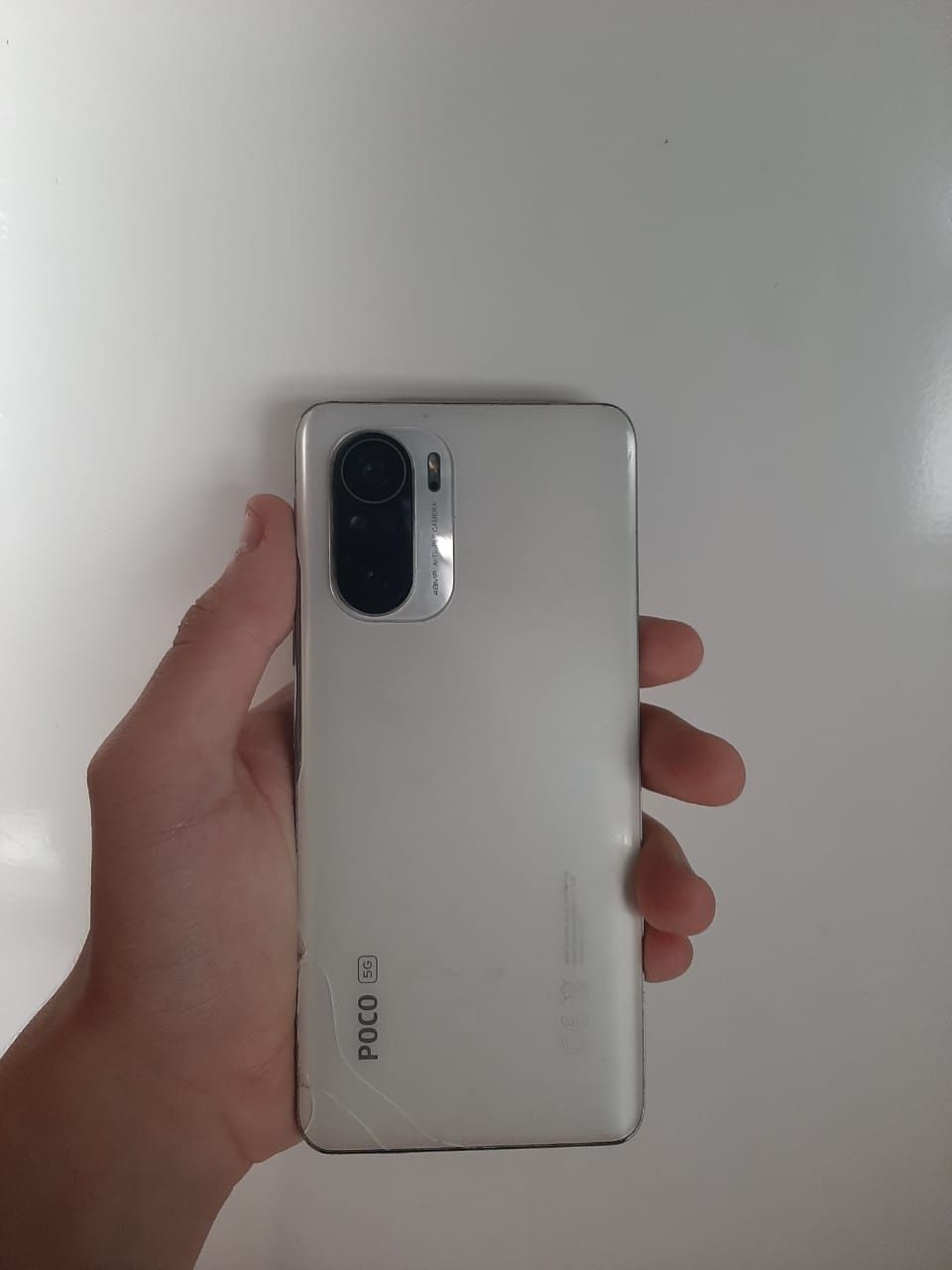 Poco F3 в хорошем состоянии