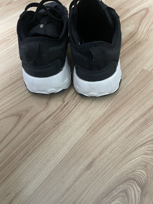 NIKE Renew/дамски маратонки 39