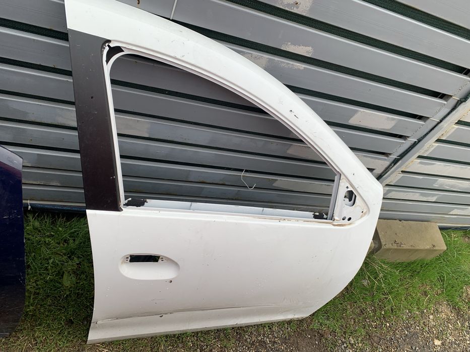 Usa fata Dacia Logan/Sandero dreapta an 2013/2014/2015/2016/2017/2020