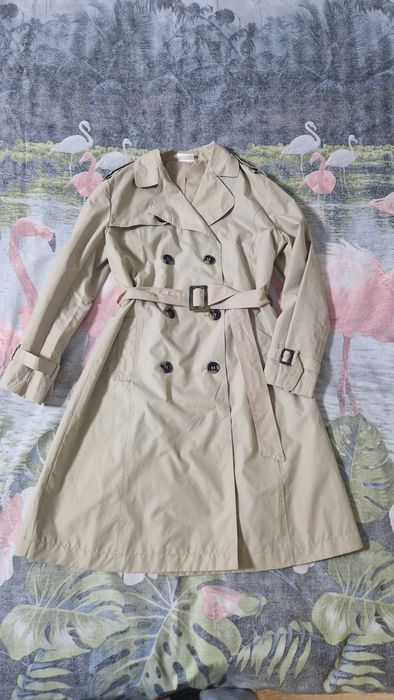 Много вещей,тренч,плащ,ветровка,куртка