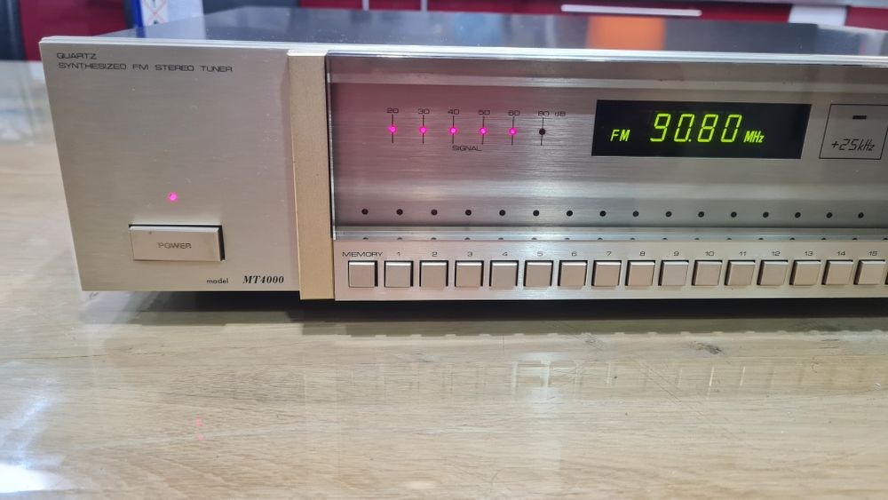 Vânt tuner X-Calibre  MT-4000 , de la Benytone.